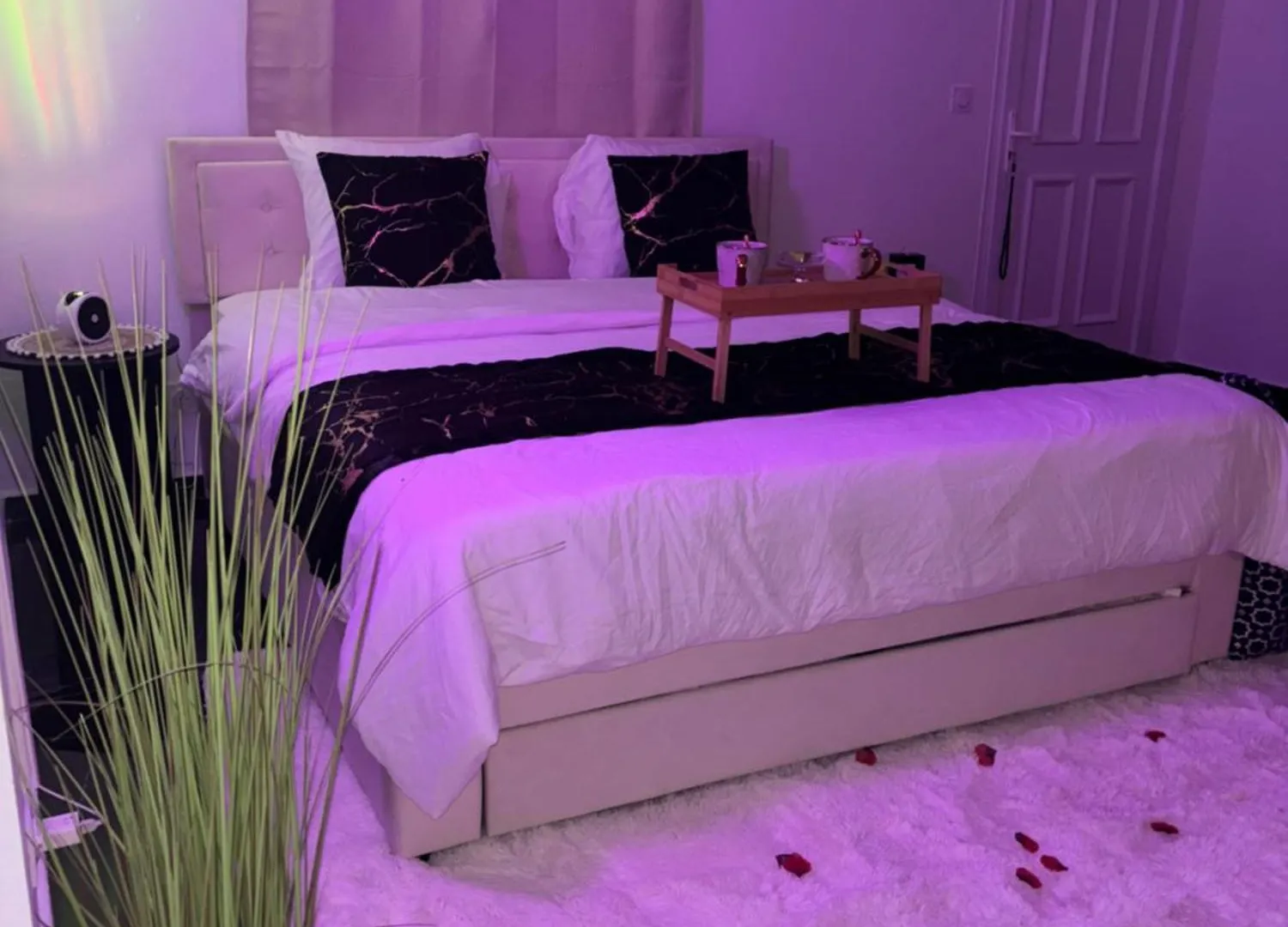 Levasion Room Monteux 0*,  France