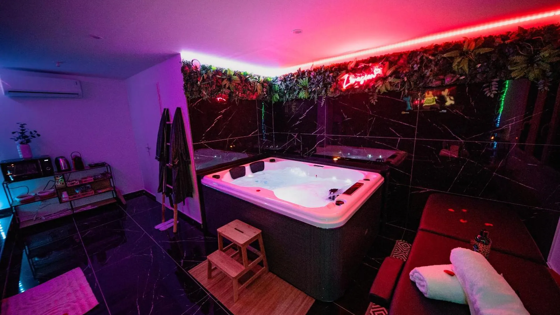 Levasion Room Monteux Guest house
